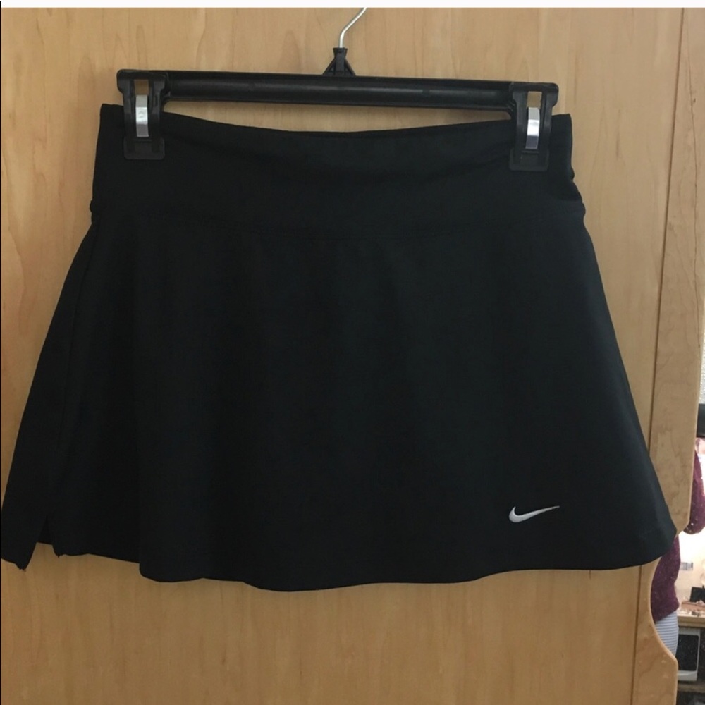Like new black nike tennis skirt/ skort